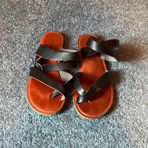 Black and brown cris cross Sandler